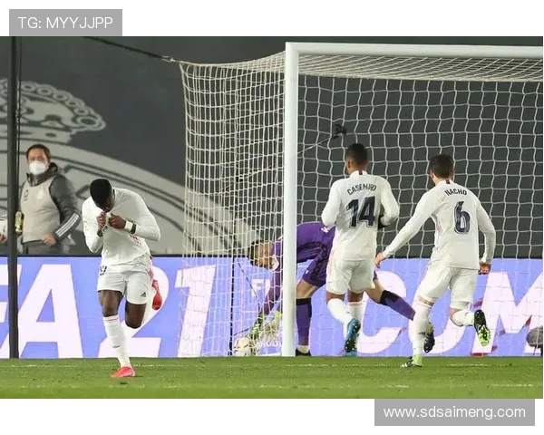 阿劳霍称赞维尼修斯表现出色表示只关注球场内的精彩发挥 阿劳霍称赞维尼修斯表现出色表示只关注球场内的精彩发挥